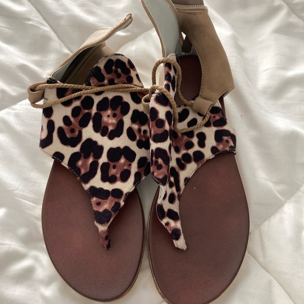 Leopard T thing sandals